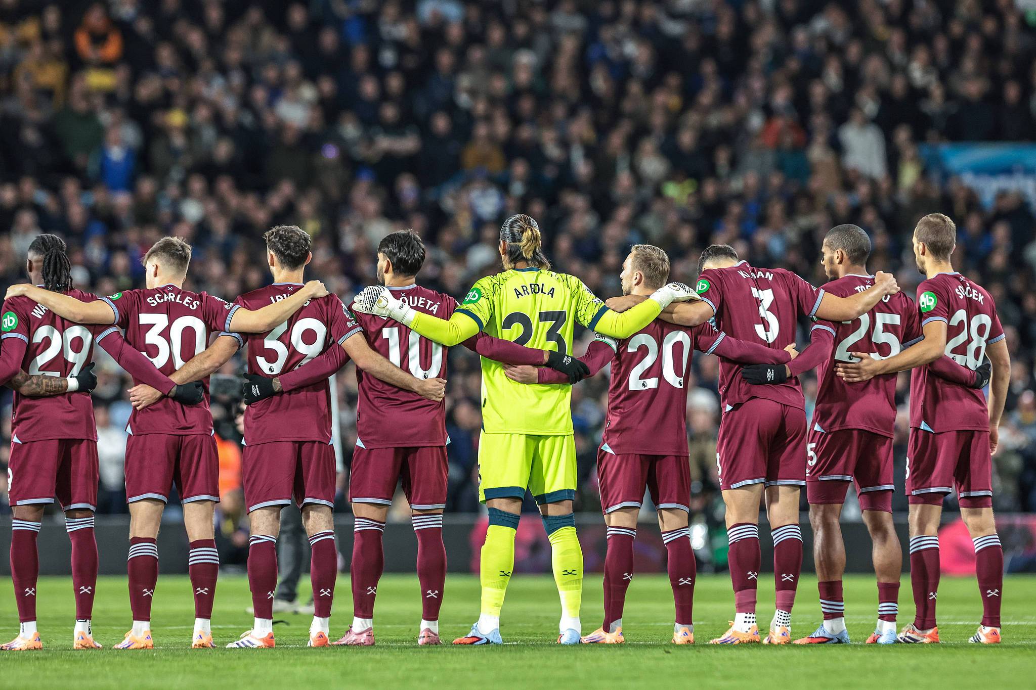 世界杯官方直播软件安装-西汉姆联“洽谈”27岁中卫,后卫引援加速